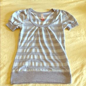 Silver and grey top (juniors)
